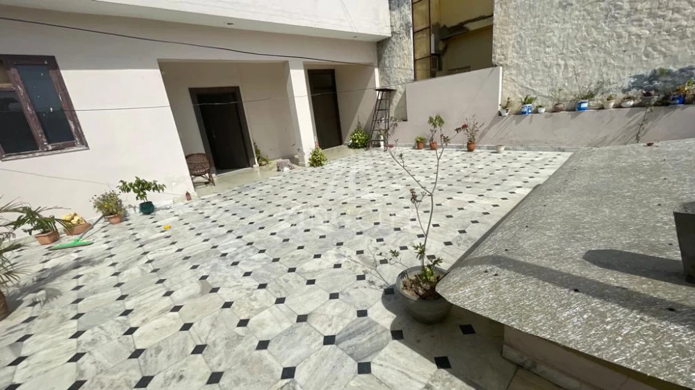 1st floor 1 BHK with open terrace at both sides Rs. 7500/- MONTHLY